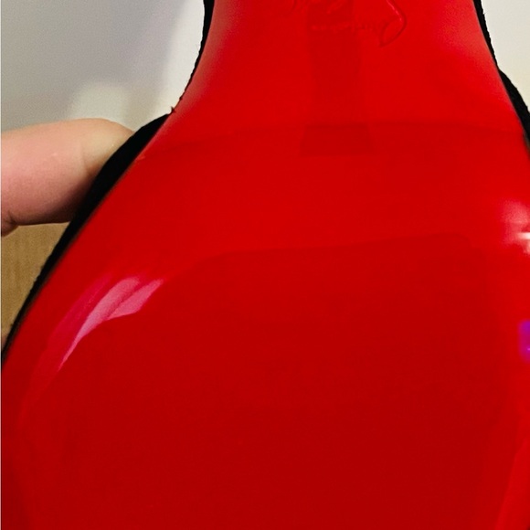 Elegant Black Christian Louboutin Women's Heels - Picture 4 of 9